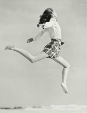 "jumping", Modeaufnahme, Modell Beth Wilson (Junior Bazaar)