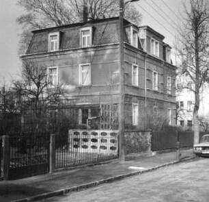 Dresden-Klotzsche, Saalfelder Straße 2. Wohnhaus. Straßenansicht