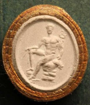 Mercurius (Hermes) sitzt auf einem Vorgebirge (Daktyliothek, Supplement)