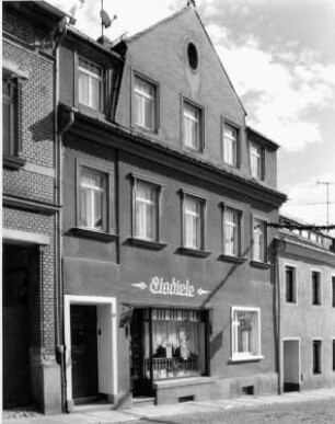 Kamenz, Bautzner Straße 65. Wohnhaus mit Laden (um 1900). Straßenansicht