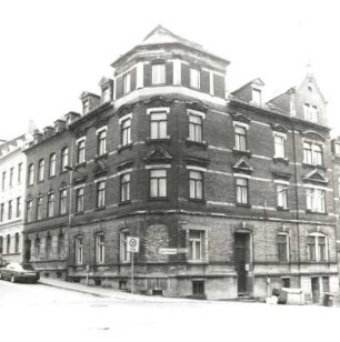 Reichenbach (Vogtland), Bauhofstraße 1/Ecke Bebelstraße. Wohnhaus (um 1890). Eckansicht