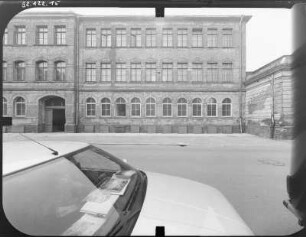 Leipzig-Lindenau, Merseburger Straße 56/58. Kommunale Berufsschule (Karl-Heine-Schule, um 1905). Hofansicht