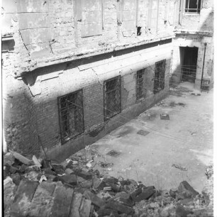Negativ: Ruine, Winterfeldtstraße 33, 1953