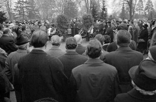 Gedenkfeier am Totensonntag auf dem Mühlburger Friedhof.