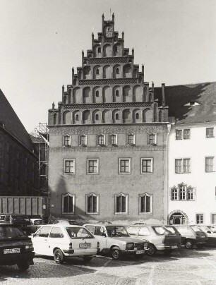 Freiberg (Sachsen), ehemaliger Domherrenhof, heute Stadt- und Bergbaumuseum. Ansicht der Giebelseite zum Untermarkt