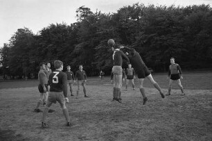 Fußballmatch der Familie Kutterer aus Daxlanden und der Familie Maier aus Grünwinkel.