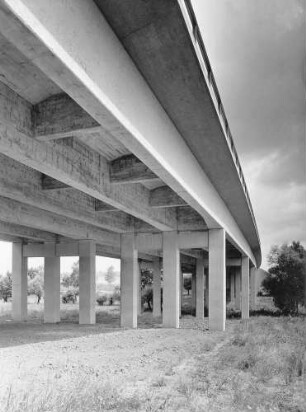 Beutenbachtalbrücke in km 577,862 Untersicht