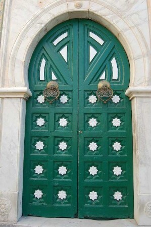 Hauptstadt Tripolis : Tor zu einer Moschee in Tripolis, aufgenommen 2006