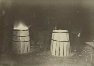Böttcherei : Böttcherei. Anbringen von Reifen