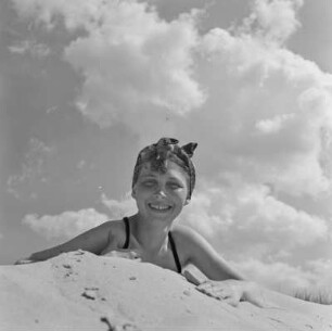 Elisabeth Gremmler am Strand