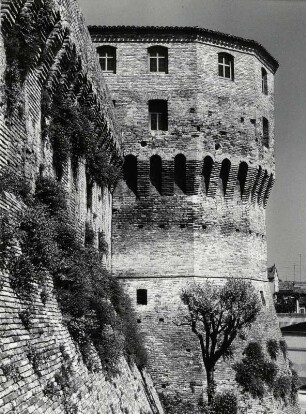 Teil der Stadtmauer und Bastion, Jesi