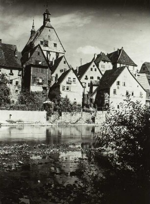 Besigheim, Blick auf die Stadt : Besigheim. Blick über die Enz gegen das Rathaus