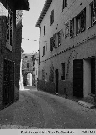 Porta Monalda & Porta Nalda, Sarteano