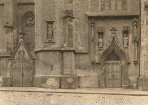 Stadtkirche St. Marien. Gotisches Portal der Nordfront