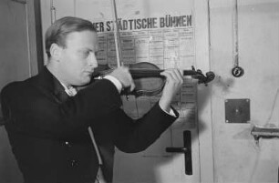 Porträtaufnahmen des Violinisten und Dirigenten Yehudi Menuhin