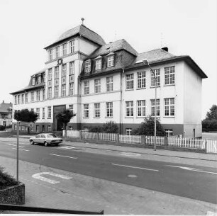 Stadtschule von 1923; Butzbach, August-Storch-Straße 9