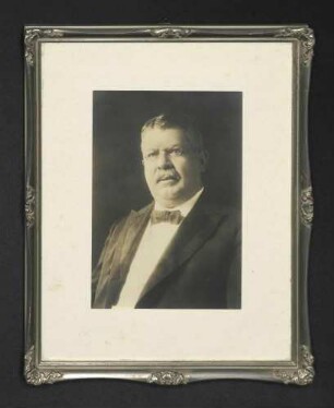 Gerahmte Fotografie Dr. Louis Schaefers