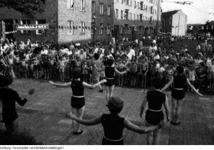 Sportveranstaltungen, Heidi Weigert, Ingrid Probst, Rollschuhläufer, Federball-Turnier, Motorrad-Geländefahrt, Wohnbezirkssportfest Dresden-Striesen, Weltmeisterschaft im Sport-Angeln, u.a., Mai 1961 - April 1962