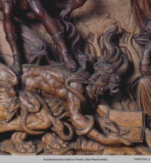 Chorgestühl : Der Drachenkampf des Erzengels Michael, von Tugenden umgeben