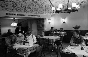 Freiburg i. Br.: Domhotel Geist, Restaurant - Schwemme