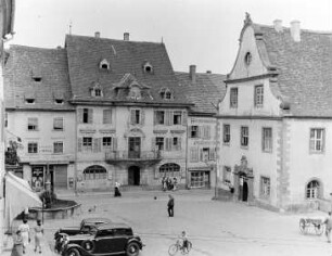 Marktplatz mit Rathaus