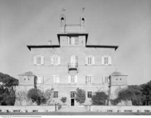 Villa Chigi & Castello Chigi & Villa Sacchetti