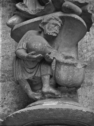 Rechtes Gewände, Konsole der Elisabethstatue