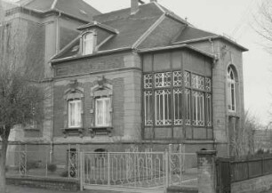 Mügeln, Doppelwohnhaus : Mügeln (Kreis Oschatz), Doppelwohnhaus, Goethestraße 11/13, um 1900, Straßenansicht, Nummer 13