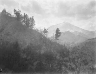 Gebirge : Blick durch die Gebirgslandschaft
