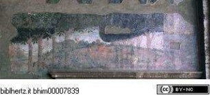 Gemalte Pilasterarchitektur und Landschaftsveduten, Landschaft mit vielen Bäumen und Meeresblick