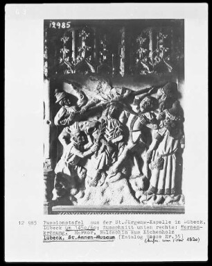 Schrein eines Passionsaltares — Dornenkrönung und Verspottung Christi