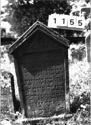 Grabstein 1155 (Index: 100098659) Maße HxBxT: 120x59x11 cm: Grabstein 1155