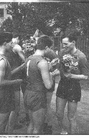 Dresden. Betriebssportgemeinschaft (BSG) Traktor Dresden, Volleyballspiel, 1958