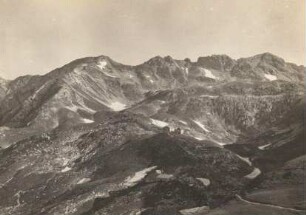 Allgäuer Alpen. Blick über das Nebelhorn-Haus (Edmund-Probst-Haus) nach Norden zum Nebelhorn (2224 m)