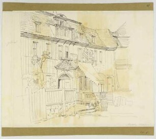Wohnhaus in Stadt Wehlen in der Sächsischen Schweiz mit Portal mit aufwendiger Bekrönung und Stadtwappen