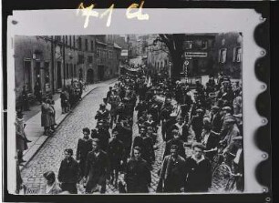 Demonstration des Kommunistischen Jugendverbands Deutschland (KJVD) gegen Faschismus und Krieg : Demonstration des Kommunistischen Jugendverbands Deutschland (KJVD) gegen Faschismus und Krieg