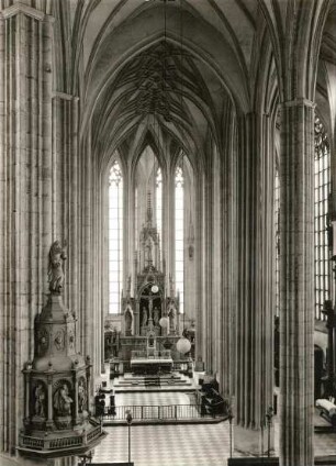 Brno. St. Jakobikirche (E. 15. Jh. - A. 16. Jh.). Mittelschiff