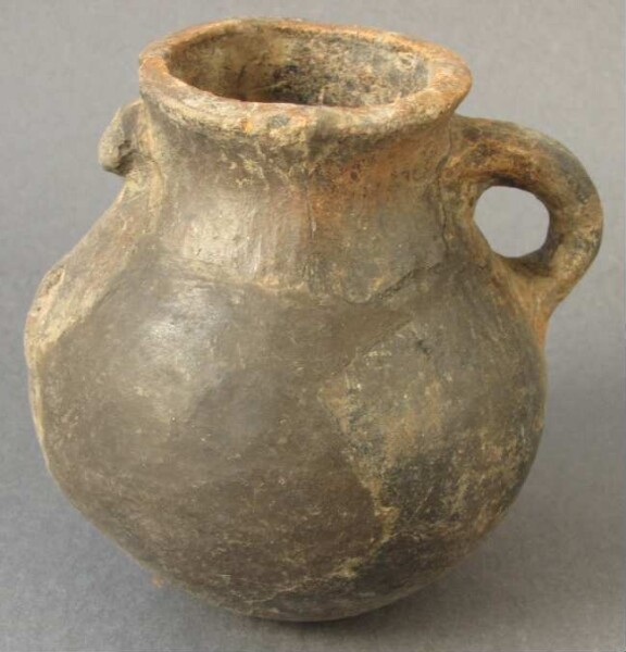 Clay vessel