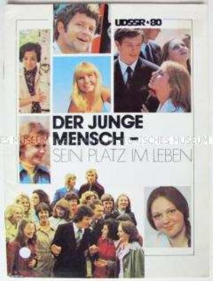 Reich bebilderte Propagandaschrift aus der UdSSR über das Leben der Jugend