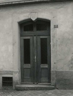 Roßwein, Mittelstraße 12. Wohnhaus. Portal (bezeichnet 1807)