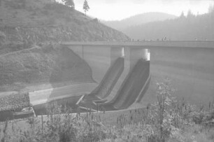 Okertal: Staumauer Talseite