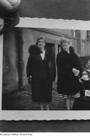 Fotografie mit zwei Frauen