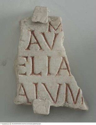 Tafelfragment mit Inschrift "...[]ELIA[]... // ...[]ALVM[]..."