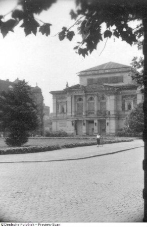 Leipzig. Ruine des 2. Gewandhauses zu Leipzig, Mai 1956