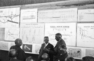 Weil am Rhein: Planskizze; Autobahnknoten Weil; vor der Darstellung: Minister Seebohm, Regierungspräsident Dichtel, Dr. Leins