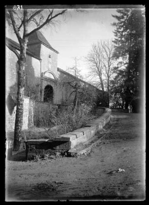Frankreich (?), Schlossmauer