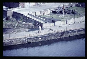 Grenze Schiffbauerdamm 1.5.64.