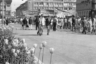 Demonstrationszug des Deutschen Gewerkschaftsbundes DGB zum Tag der Arbeit am 1. Mai 1972