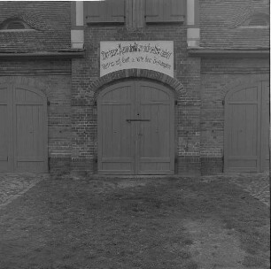 Feuerwehrdepot mit Schlauchturm