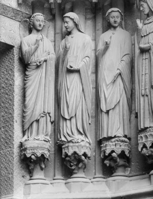 Gewändefigur